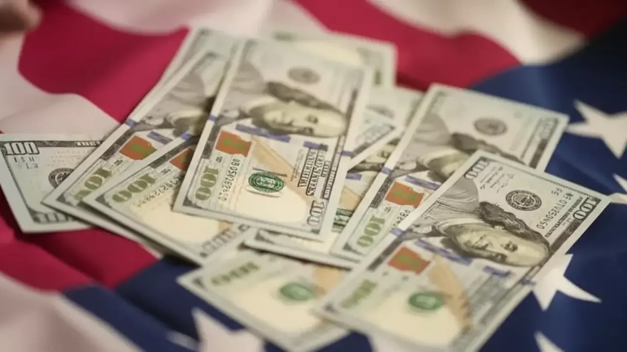 انهيار اليورو مقابل صعود قياسي للدينار الكويتي في أسعار العملات اليوم